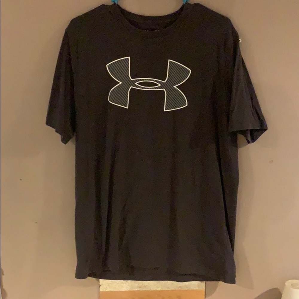 Men’s under armour t-shirt